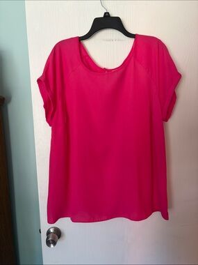 Women's Bright Pink Short Sleeve Scoop Neck Blouse